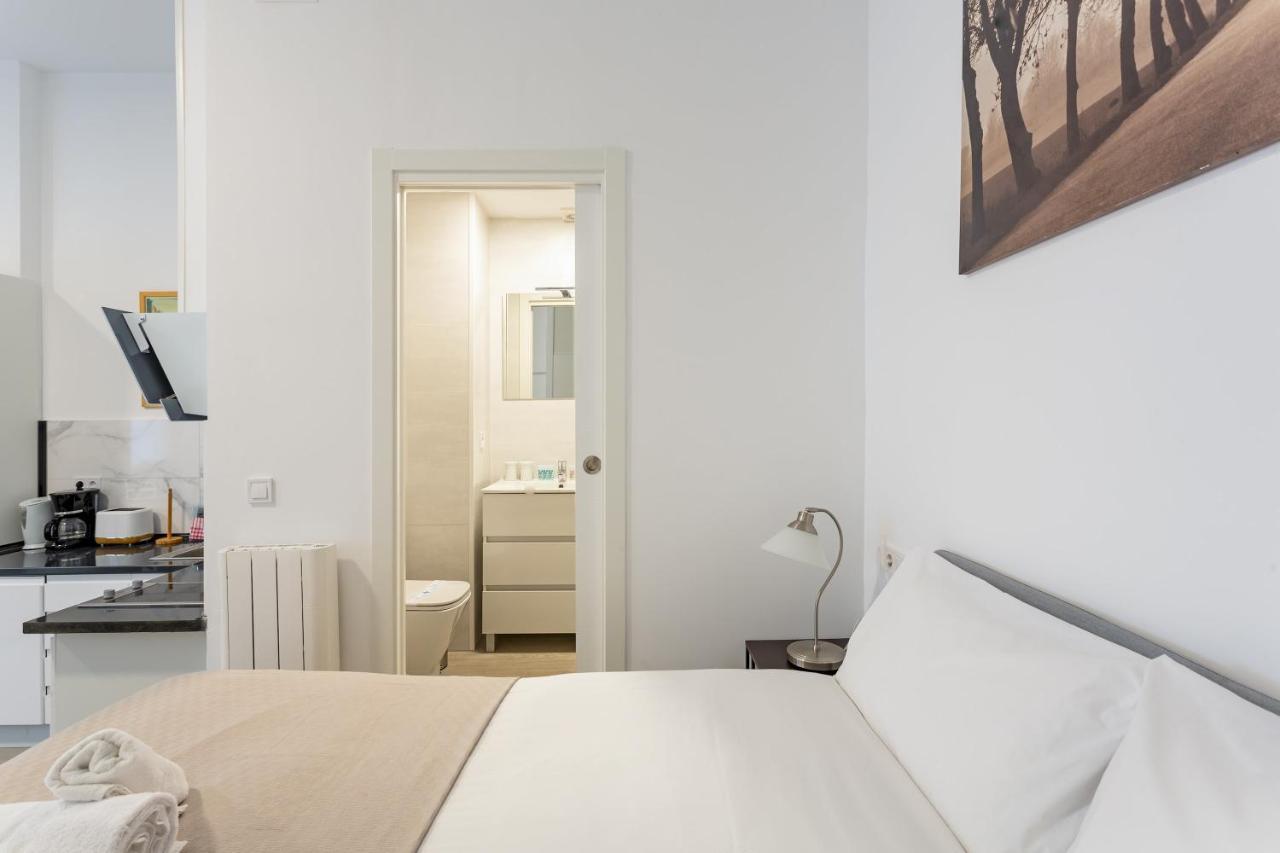 1 Bedroom 1 Bathroom Furnished - Av De America - Studio - Mintystay Madrid Extérieur photo
